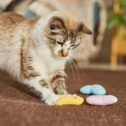 Frisco Candy Hearts Plush Cat Toy With Catnip, 3 Count 6 Frisco Candy Hearts Plush Cat Toy With Catnip, 3 Count -Frisco 201906 PT3. AC SS1800 V1701365115